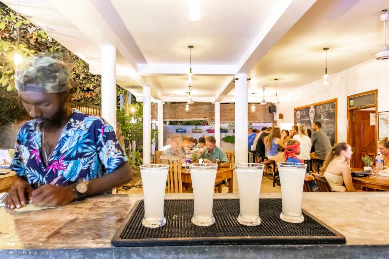 Dorian Guest House And Restaurant Weligama Exterior foto